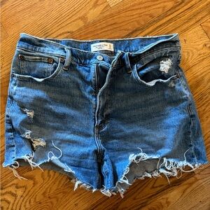 Abercrombie & Fitch 4” mom short